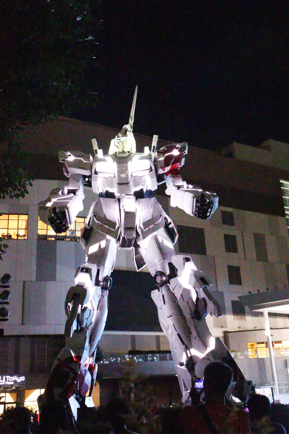  お台場  ダイバーシティ東京  機動戦士ガンダムユニコーン立像